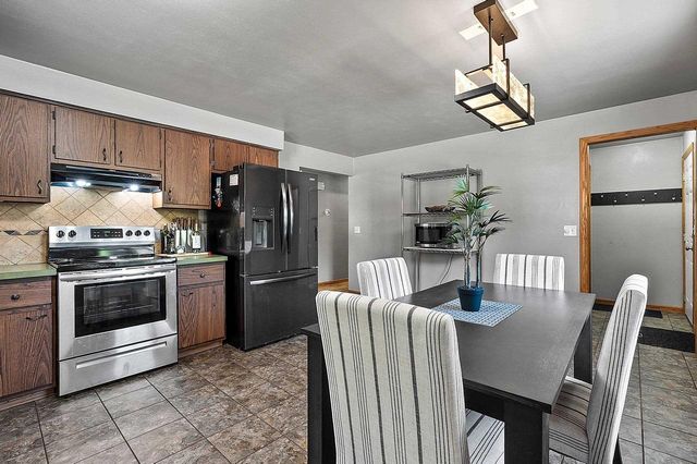 1545 N BLOSSOM DRIVE, Appleton, WI 54914
