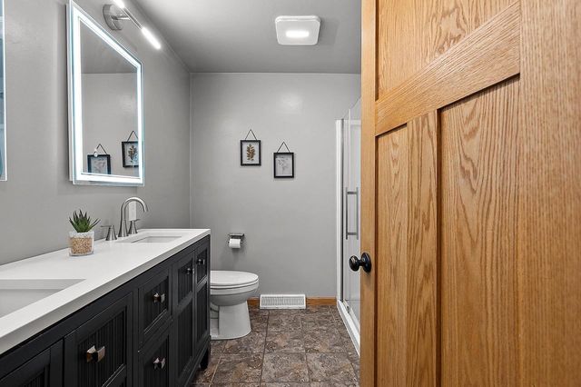 1545 N BLOSSOM DRIVE, Appleton, WI 54914