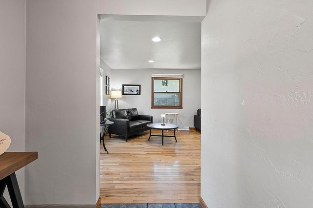 1545 N BLOSSOM DRIVE, Appleton, WI 54914