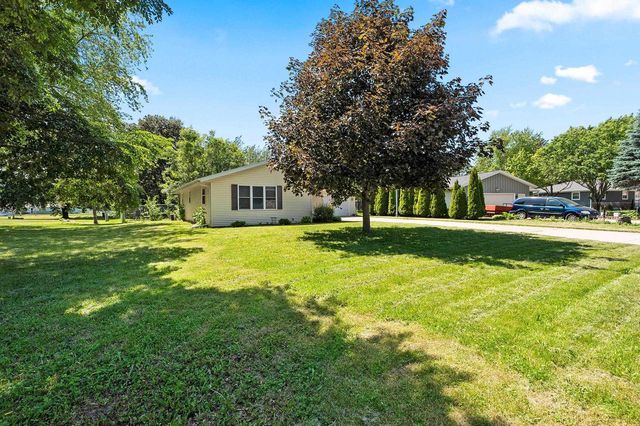 1545 N BLOSSOM DRIVE, Appleton, WI 54914