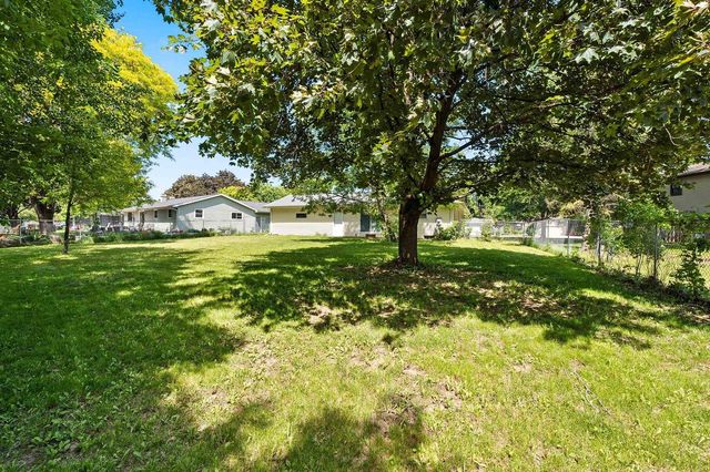 1545 N BLOSSOM DRIVE, Appleton, WI 54914