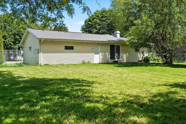 1545 N BLOSSOM DRIVE, Appleton, WI 54914
