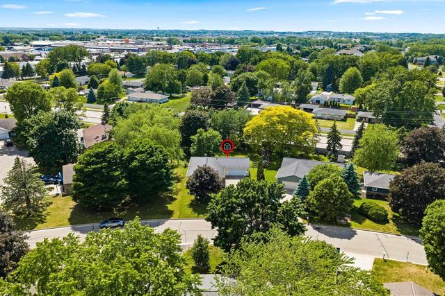 1545 N BLOSSOM DRIVE, Appleton, WI 54914