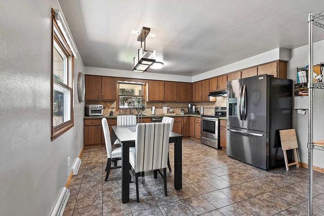 1545 N BLOSSOM DRIVE, Appleton, WI 54914