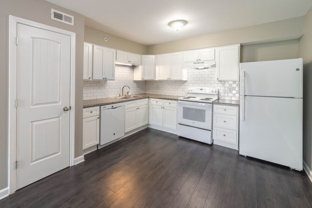 311 Hawkins Rd Apt D1, Clarksville, TN 37040