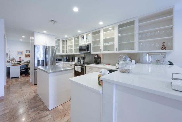529 S Flagler Drive Th3g, West Palm Beach, FL 33401