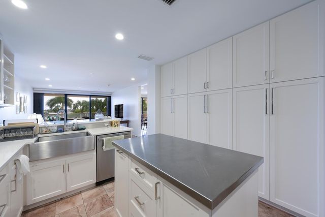 529 S Flagler Drive Th3g, West Palm Beach, FL 33401