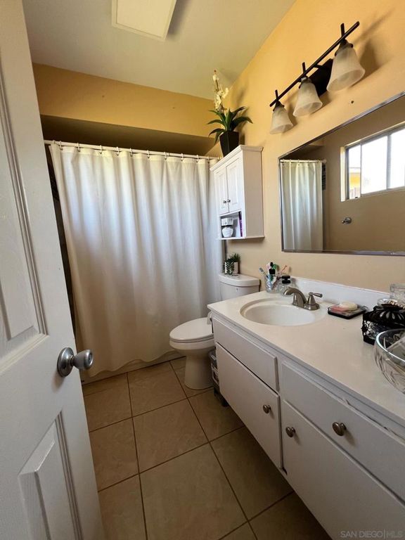 Image 11 of property listing at 1362 N Elm St, Escondido, CA 92026