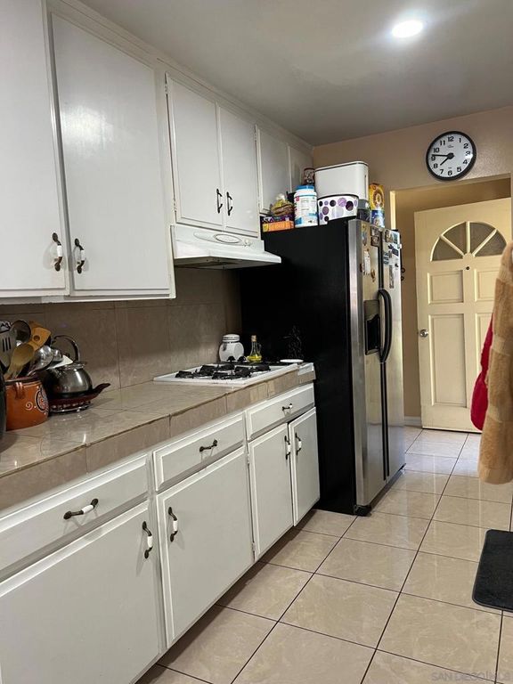 Image 9 of property listing at 1362 N Elm St, Escondido, CA 92026