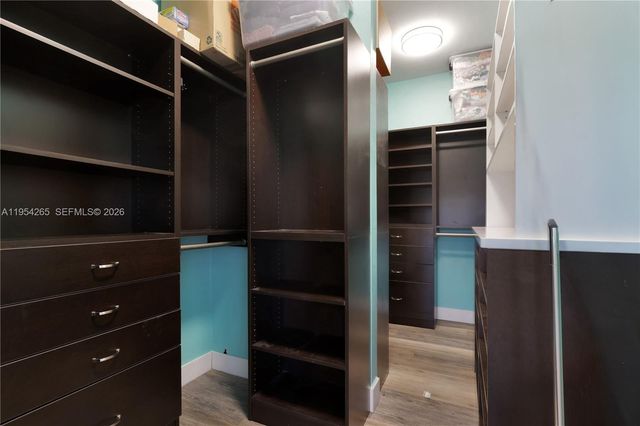 327 Burnt Pine Dr, Naples, FL 34119