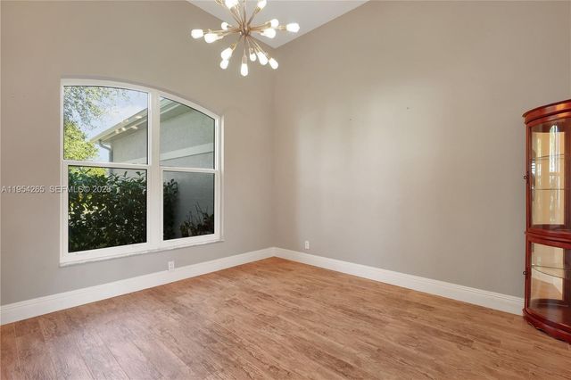 327 Burnt Pine Dr, Naples, FL 34119