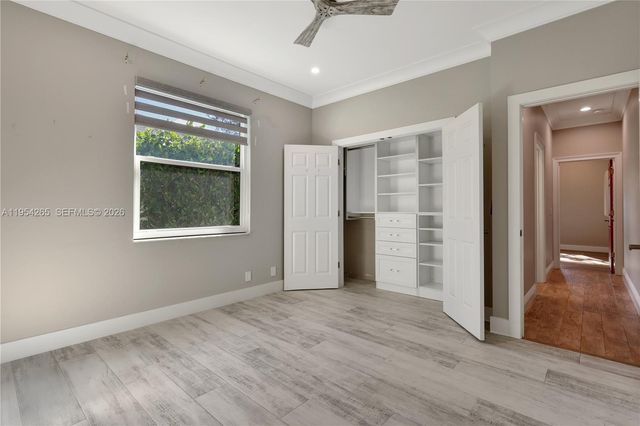 327 Burnt Pine Dr, Naples, FL 34119