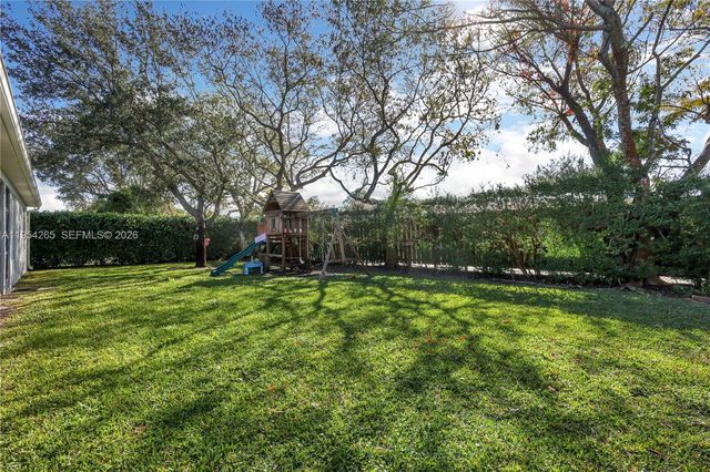 327 Burnt Pine Dr, Naples, FL 34119