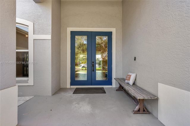 327 Burnt Pine Dr, Naples, FL 34119