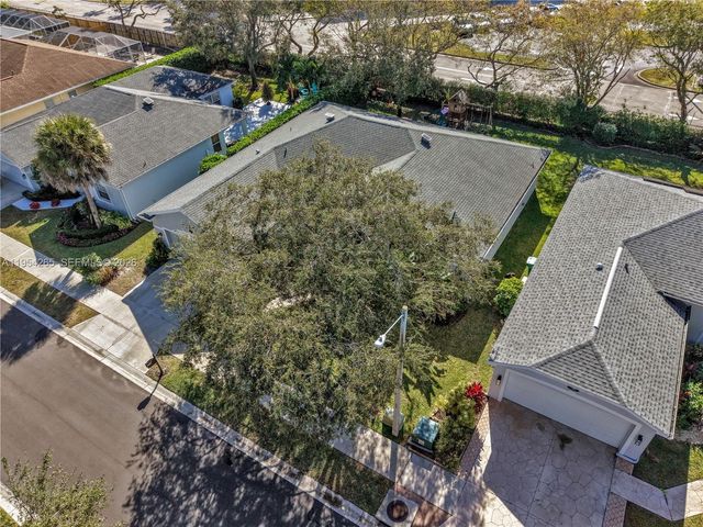 327 Burnt Pine Dr, Naples, FL 34119