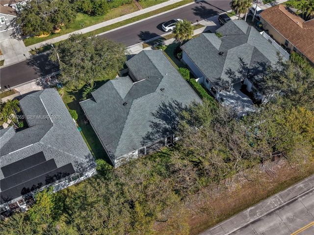 327 Burnt Pine Dr, Naples, FL 34119