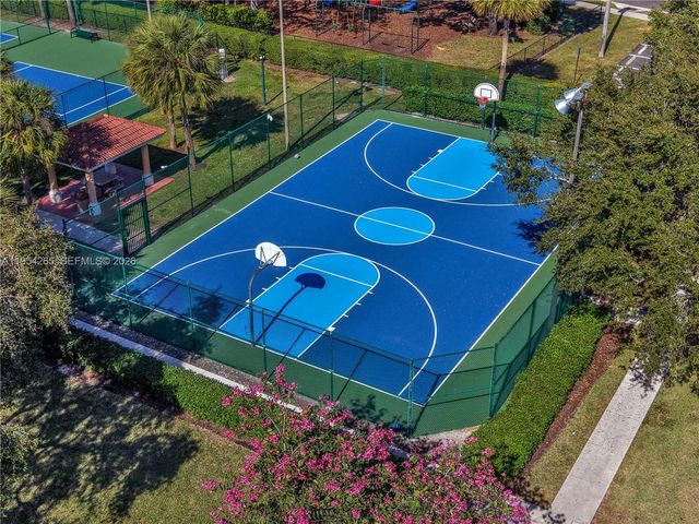 327 Burnt Pine Dr, Naples, FL 34119