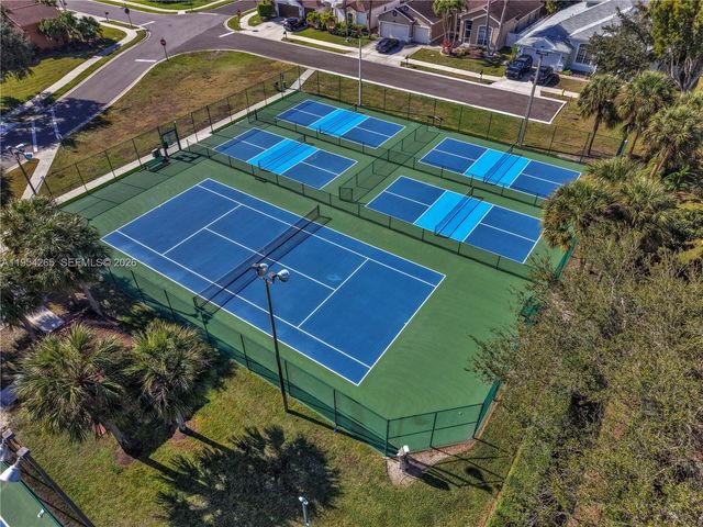 327 Burnt Pine Dr, Naples, FL 34119