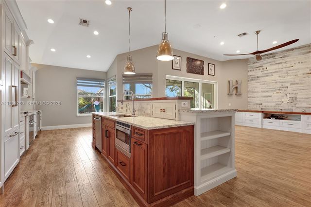 327 Burnt Pine Dr, Naples, FL 34119