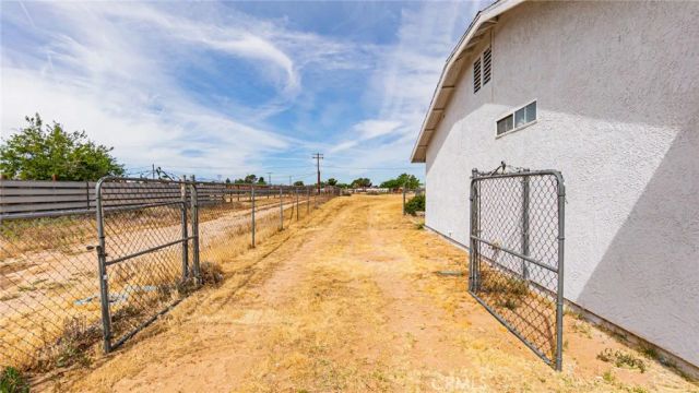 14280 Navajo, Apple Valley, CA 92307