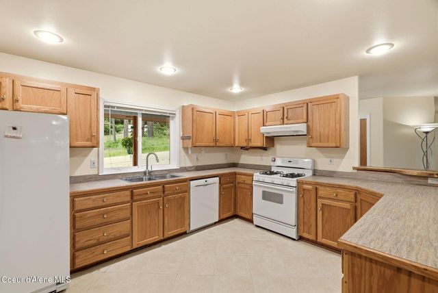 955 Bottle Bay Road, Sagle, ID 83860