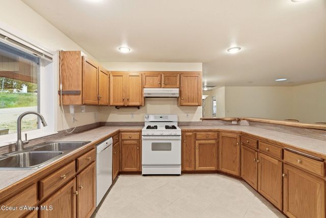 955 Bottle Bay Road, Sagle, ID 83860