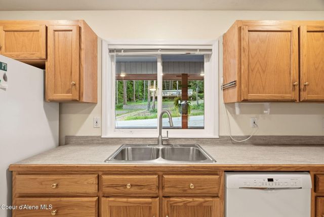 955 Bottle Bay Road, Sagle, ID 83860
