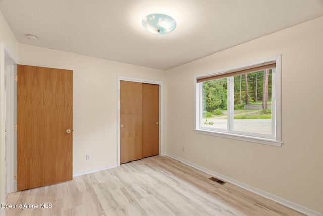 955 Bottle Bay Road, Sagle, ID 83860