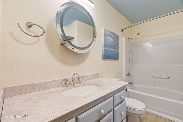 955 Bottle Bay Road, Sagle, ID 83860