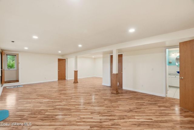 955 Bottle Bay Road, Sagle, ID 83860