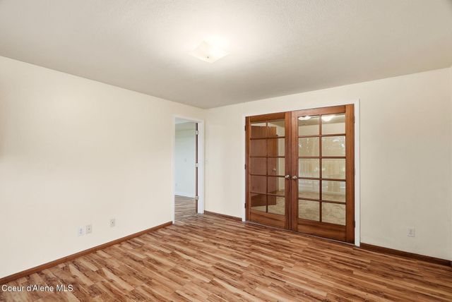 955 Bottle Bay Road, Sagle, ID 83860