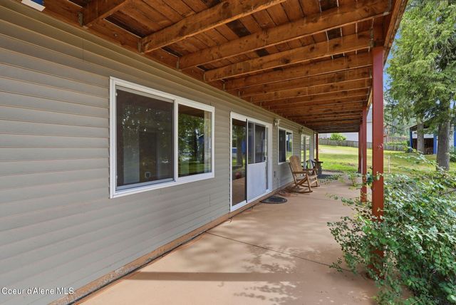 955 Bottle Bay Road, Sagle, ID 83860