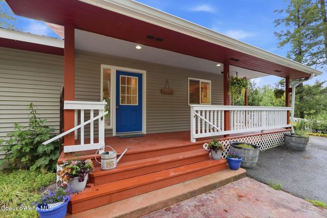 955 Bottle Bay Road, Sagle, ID 83860