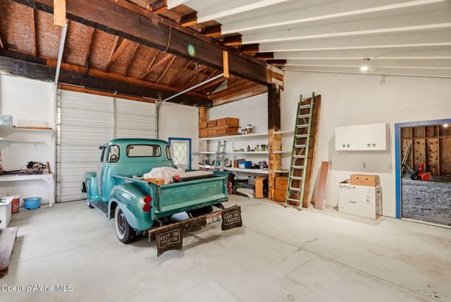 955 Bottle Bay Road, Sagle, ID 83860