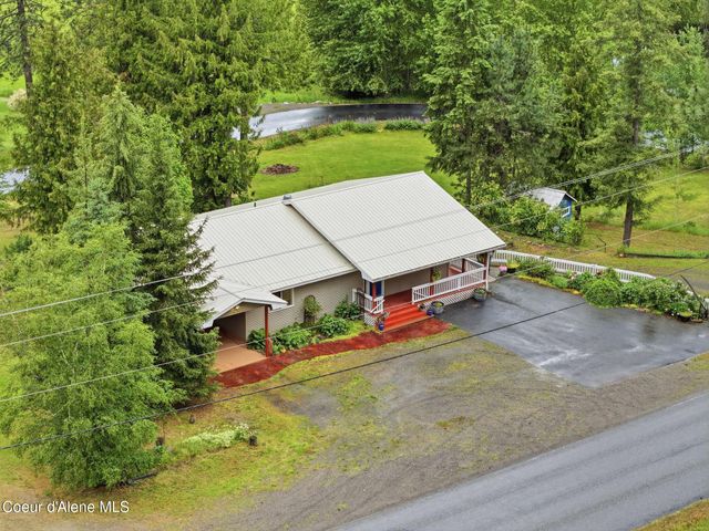 955 Bottle Bay Road, Sagle, ID 83860