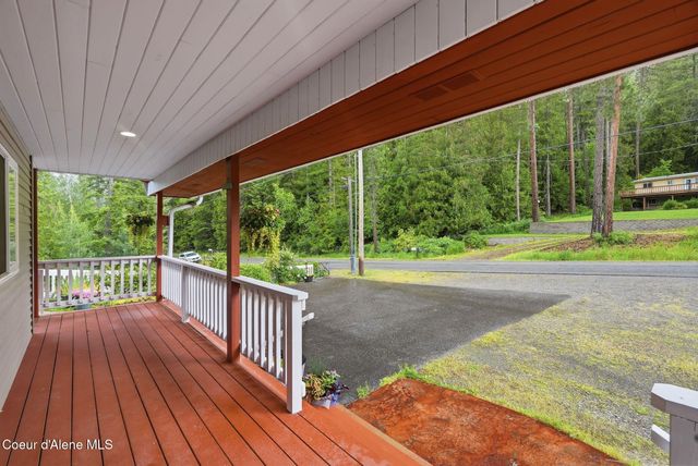 955 Bottle Bay Road, Sagle, ID 83860