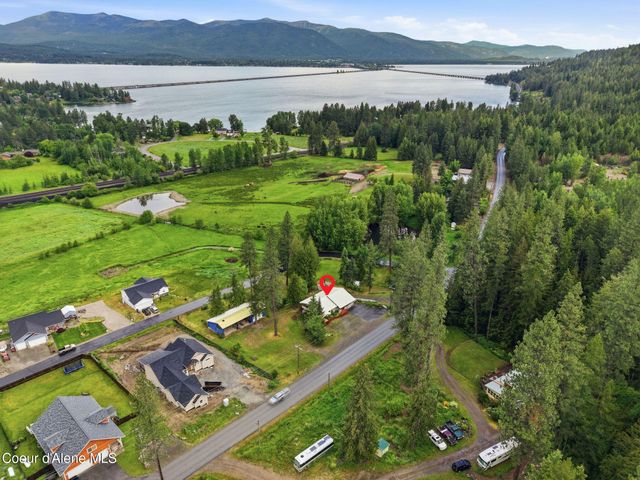 955 Bottle Bay Road, Sagle, ID 83860