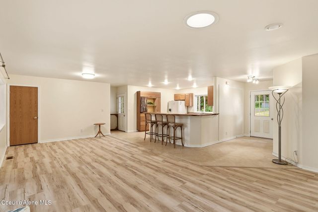 955 Bottle Bay Road, Sagle, ID 83860