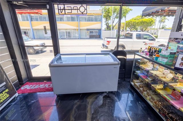 2607 Flagler St, Miami, FL 33135