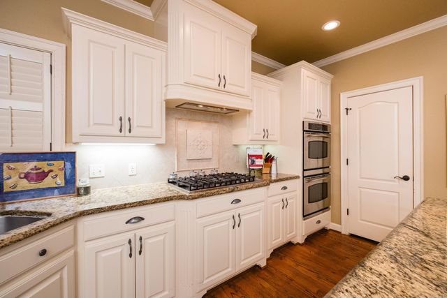 26 Courts Drive, Little Rock, AR 72223