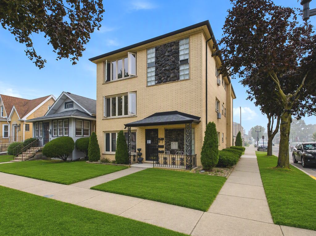 2746 N 75th Court 3, Elmwood Park, IL 60707