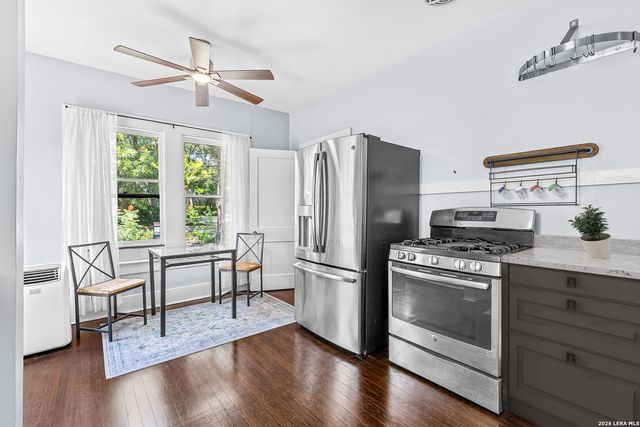 222 REDWOOD ST, San Antonio, TX 78209