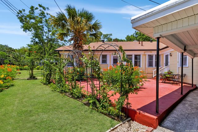 222 REDWOOD ST, San Antonio, TX 78209