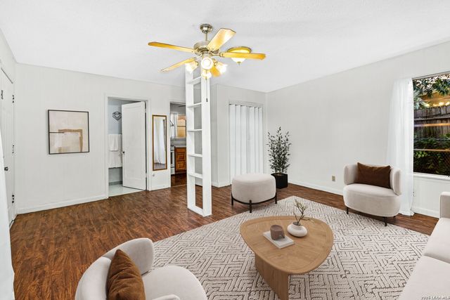 222 REDWOOD ST, San Antonio, TX 78209