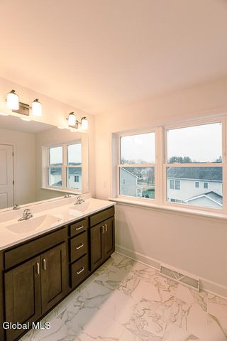 15 Stone Creek Drive, East Greenbush, NY 12061