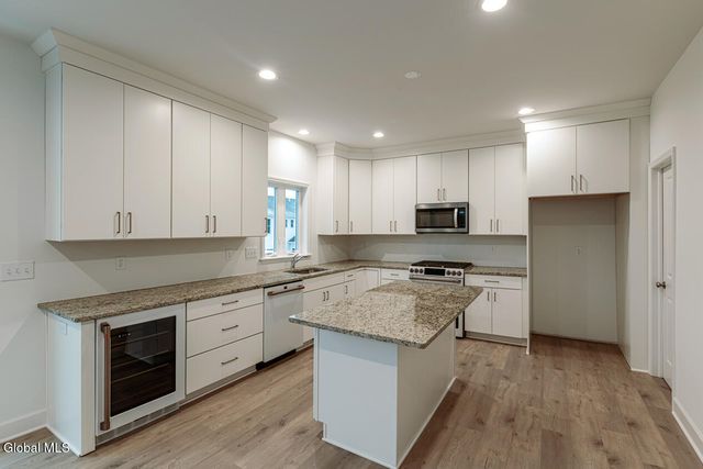 15 Stone Creek Drive, East Greenbush, NY 12061