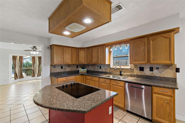 3402 Park Dale Drive, Deer Park, TX 77536