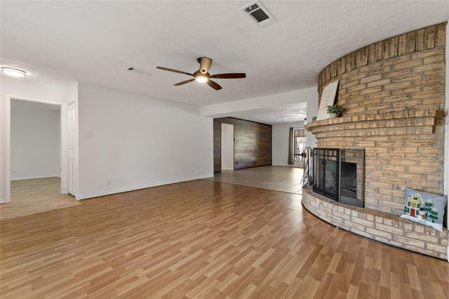 3402 Park Dale Drive, Deer Park, TX 77536