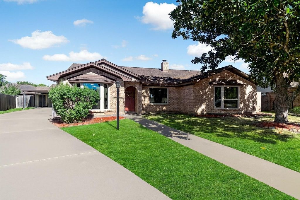 3402 Park Dale Drive, Deer Park, TX 77536