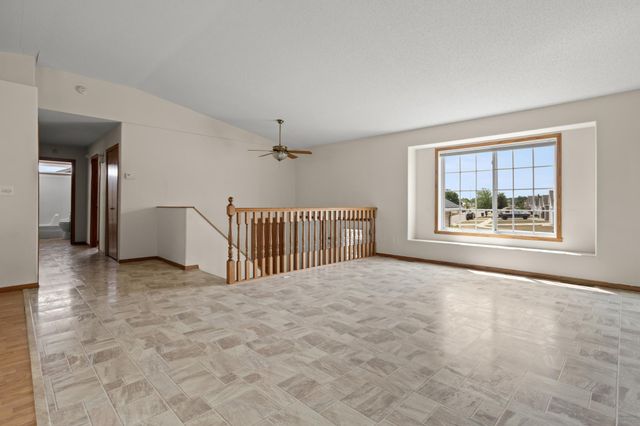 1860 Huntington Lane, West Fargo, ND 58078
